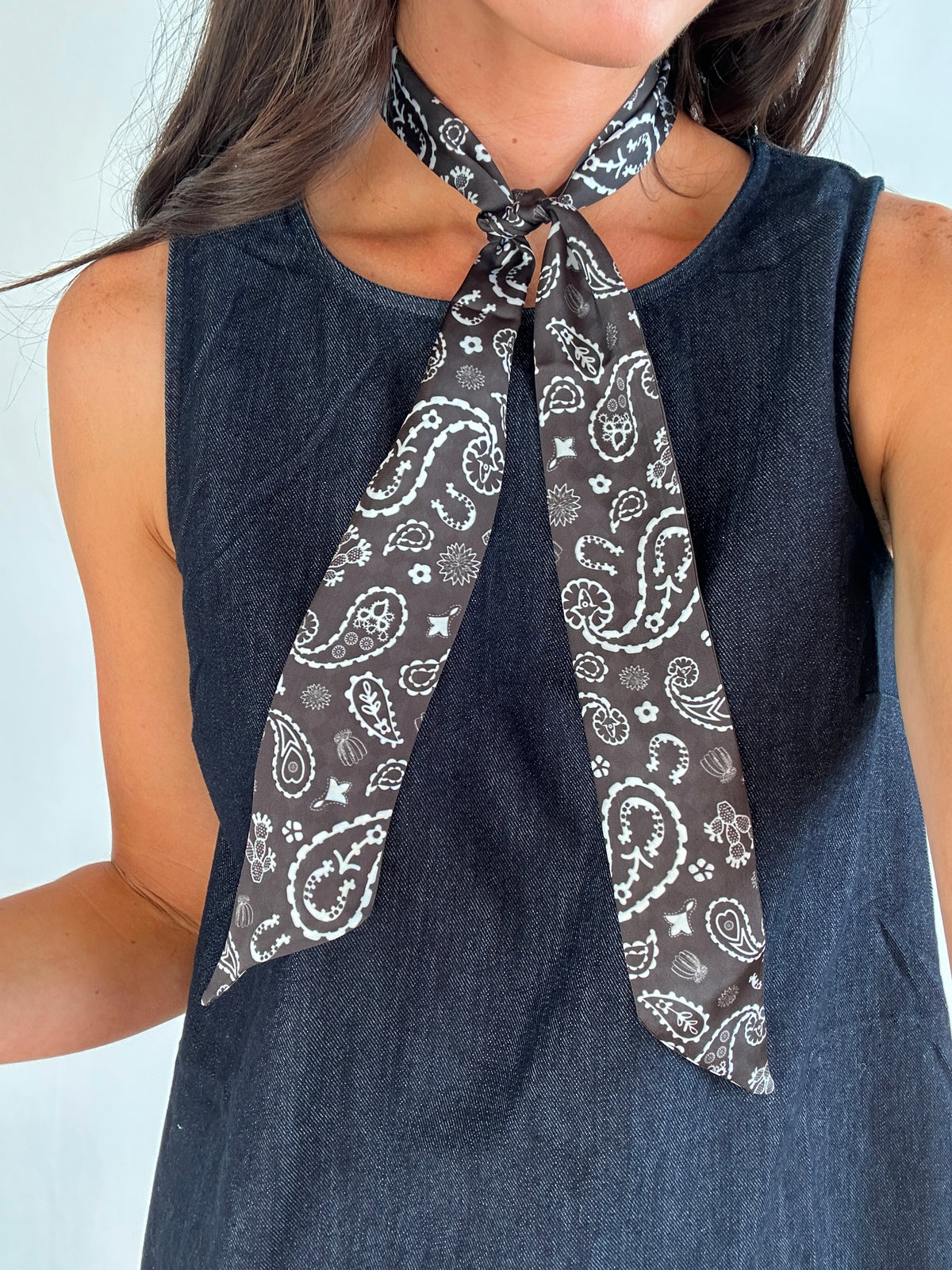 Luck Be A Paisley - Black