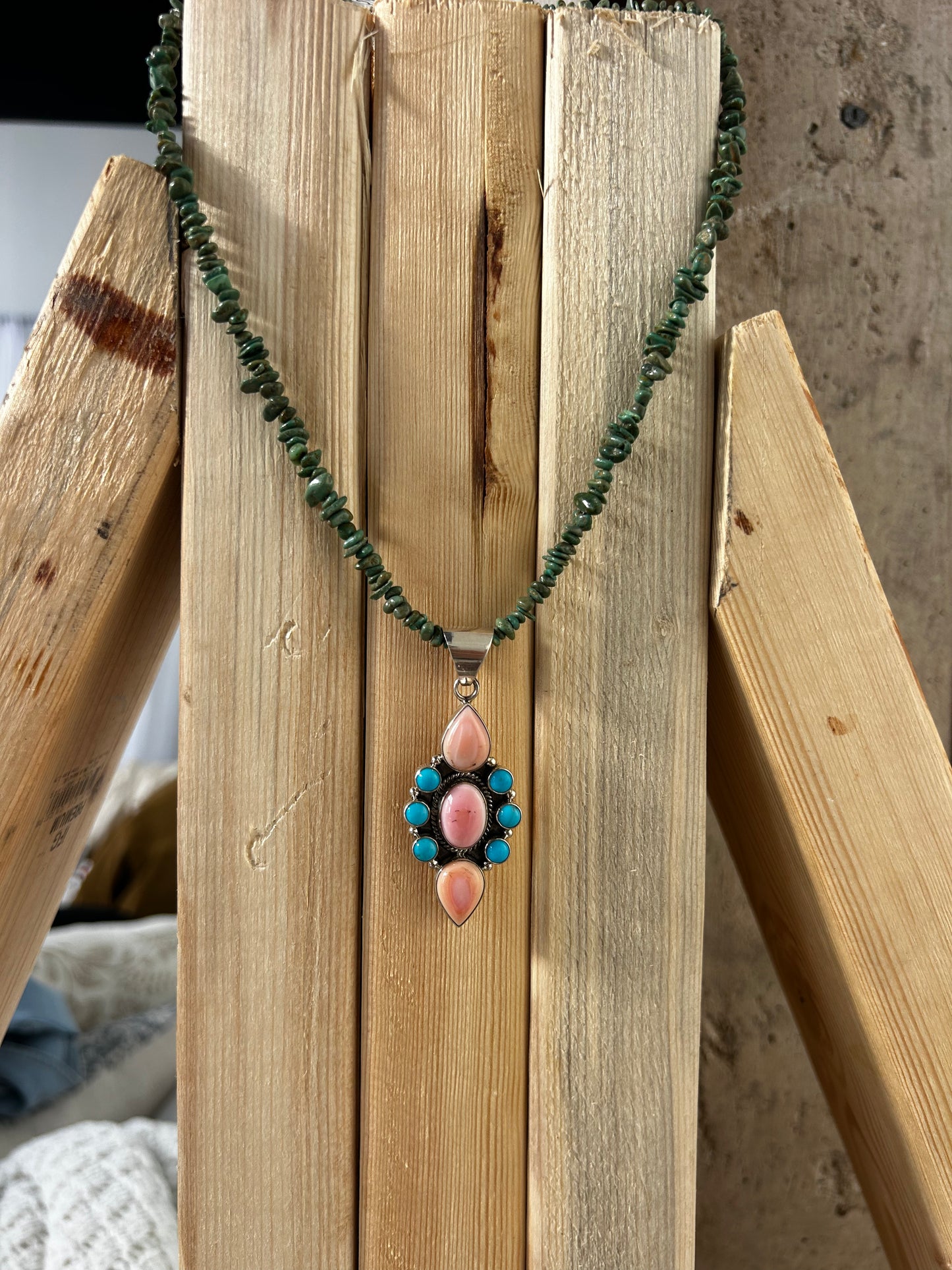 Pink Conch Pendant Set 16"
